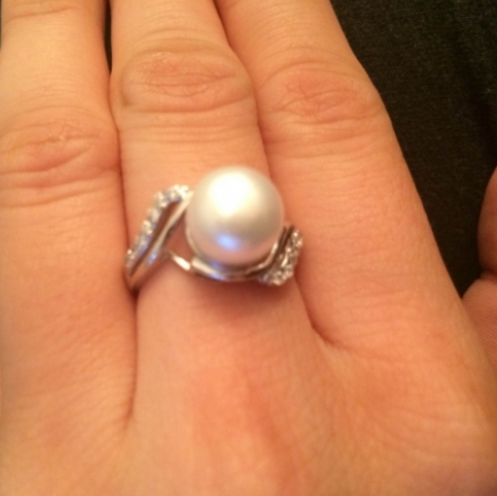 Sterling Silver Elegant Pearl CZ Ring